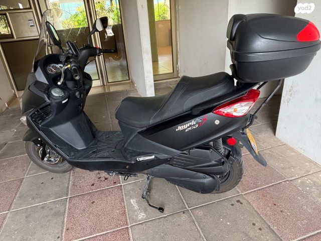 מודעת רכב סאן יאנג ג'וי רייד 200