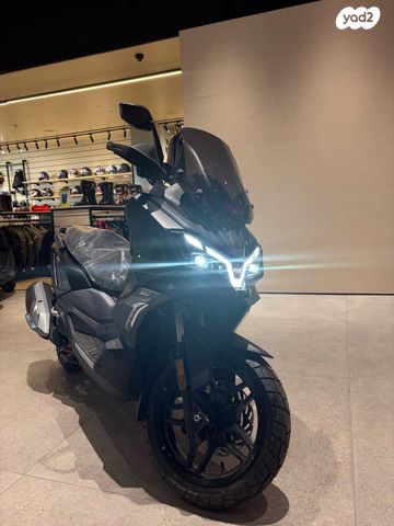 מודעת רכב סאן יאנג ADX 300