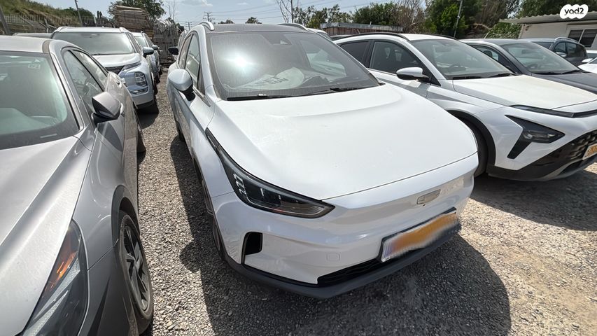 מודעת רכב ג׳ילי Geometry C