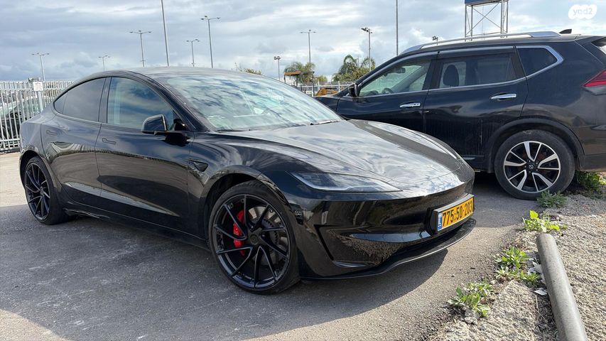 מודעת רכב טסלה מודל 3