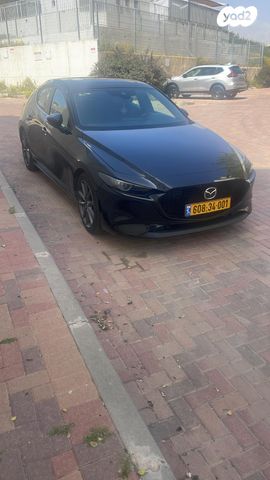 מודעת רכב מאזדה 3