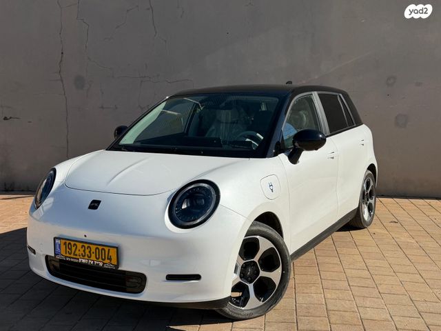 מודעת רכב ג׳יי.איי.סי 30