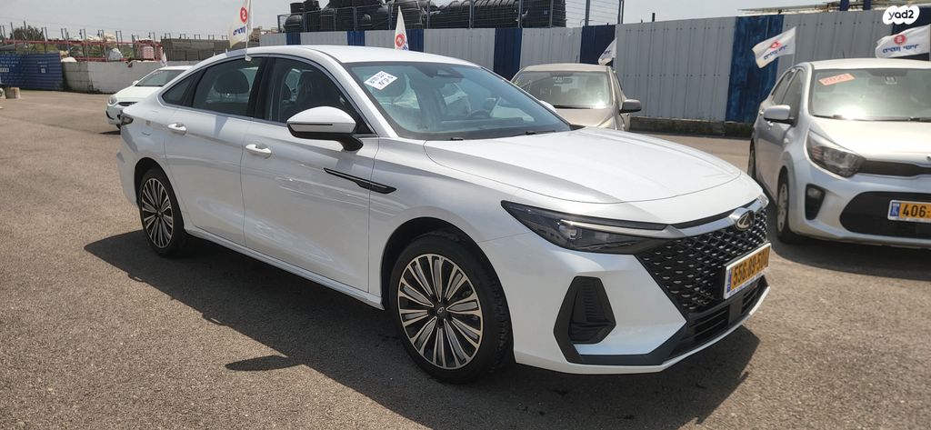 מודעת רכב צ׳רי אריזו 8