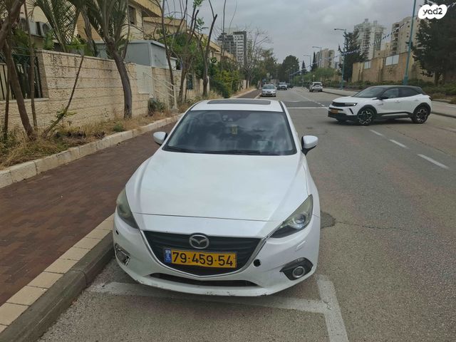מודעת רכב מאזדה 3