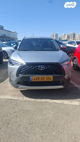 מודעת רכב טויוטה קורולה קרוס