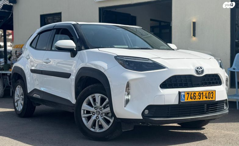 מודעת רכב טויוטה יאריס קרוס