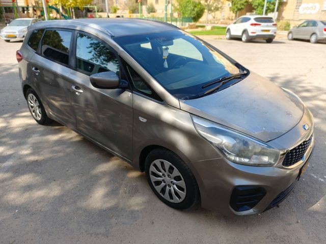 מודעת רכב קיה קארנס