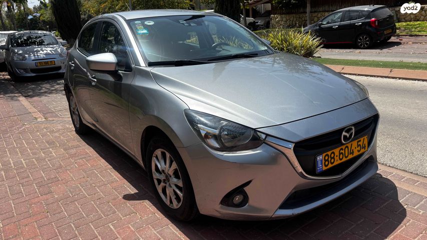 מודעת רכב מאזדה 2