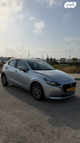 מודעת רכב מאזדה 2