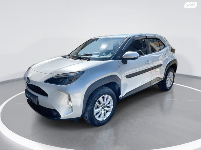 מודעת רכב טויוטה יאריס קרוס