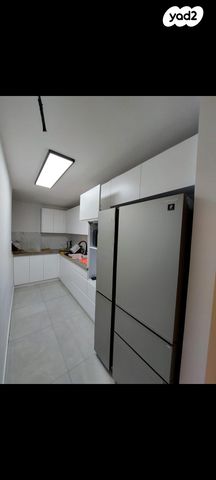 מעפילי אגוז 1