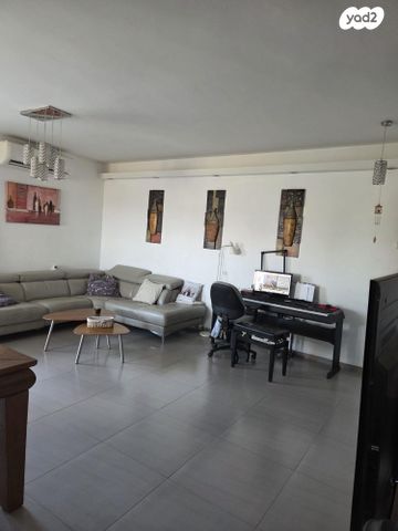 כיכר חטיבת הנגב 16