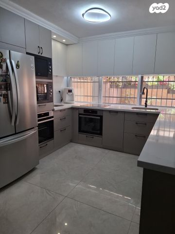 קרן היסוד 1114