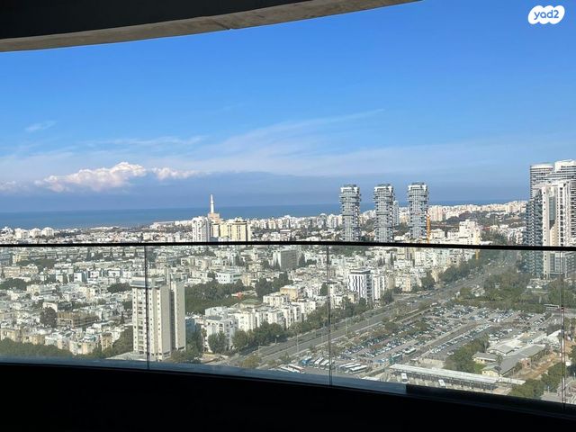 דרך מנחם בגין 160