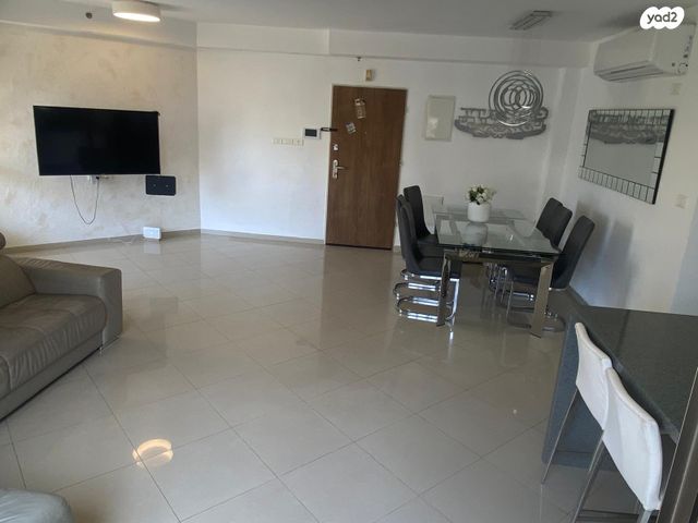 אהוד מנור 17