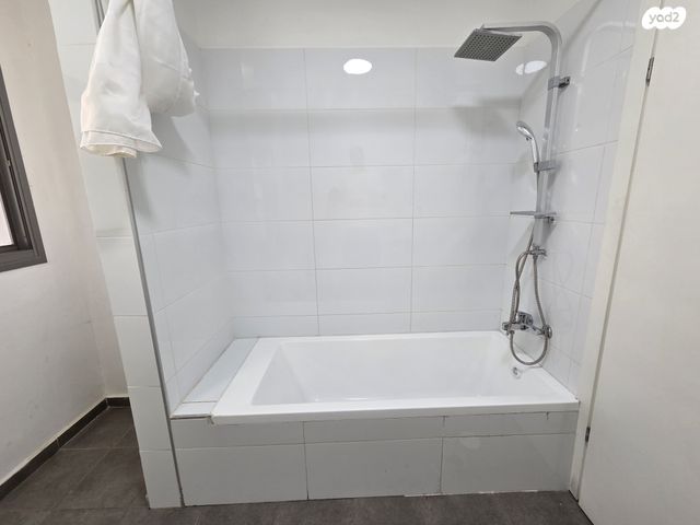 אהובה עוזרי 3