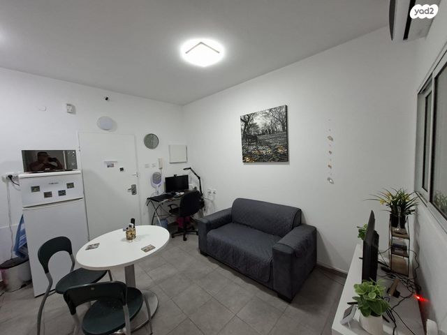 דרך השלום 56