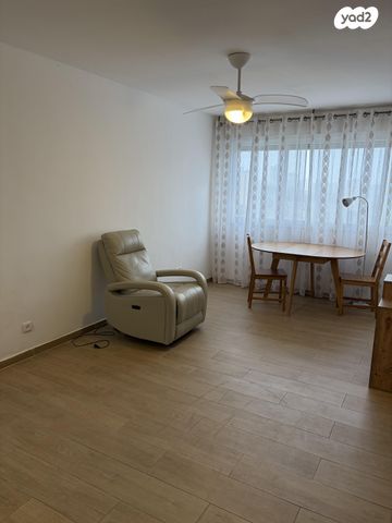 ליאון בלום 40