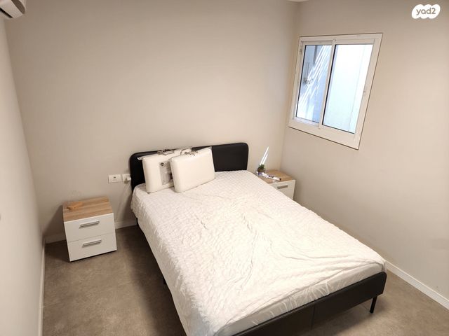 קרב אל עלמין 11