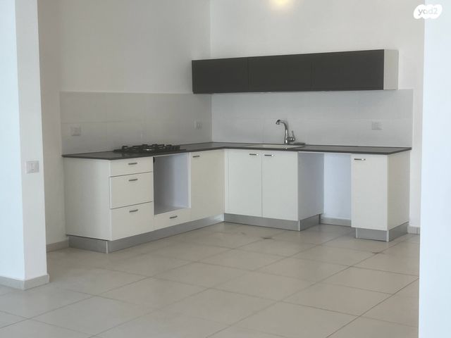 דבורה עומר 8