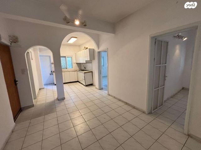 יהושע בן גמלא 16