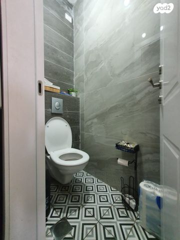 טרומפלדור 28