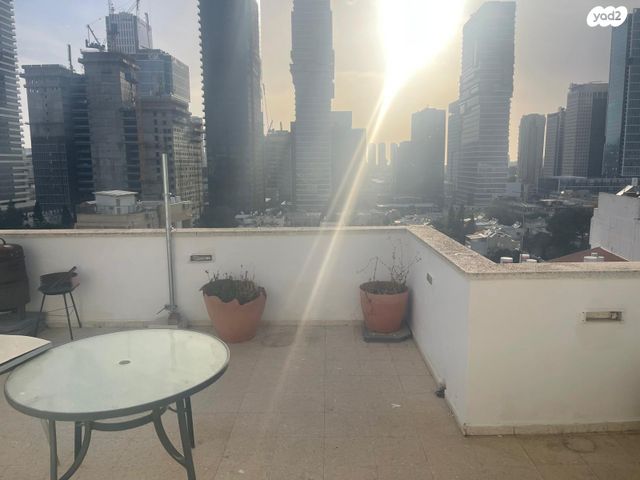 שדרות רזיאל 16