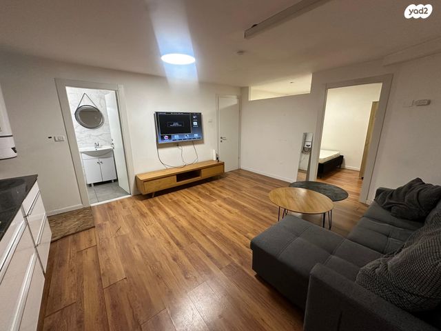 לאה גולדברג 1