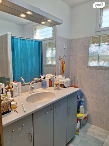 הרב ניסנבאום 32