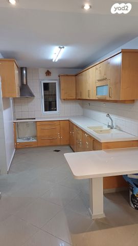 מבוא הלוט 42