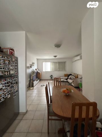 ברל כצנלסון 24