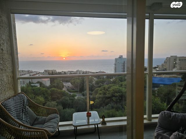 אדמונד פלג 8