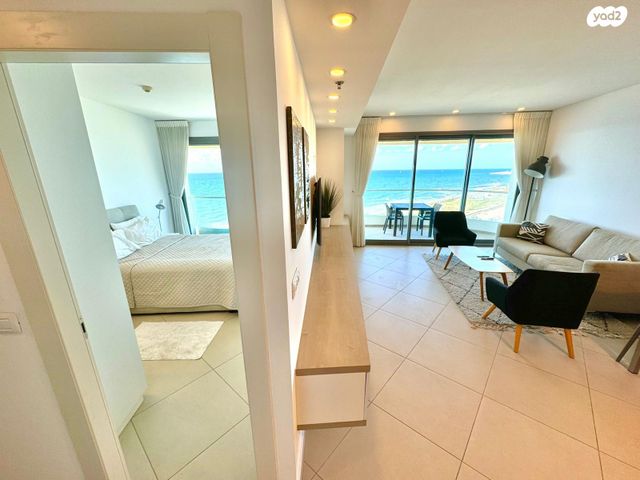 הרצל רוזנבלום 12