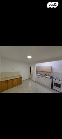 קיבוץ גלויות 63