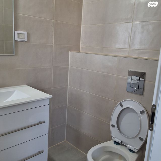 שדרות כרמי גת 12