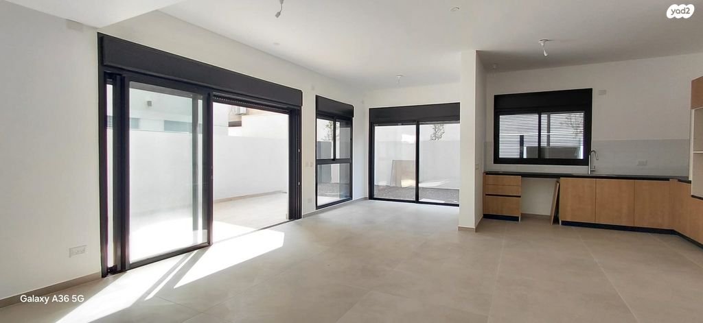 צהלון, שיכוני חסכון