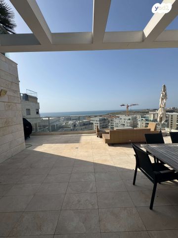 הגוש הגדול, רמת אביב החדשה, נופי ים