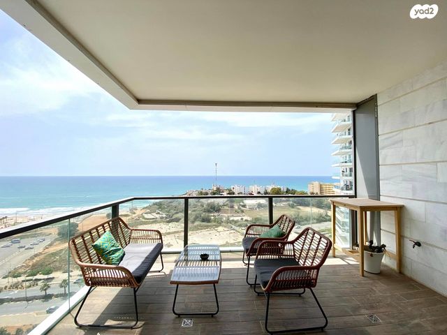 שדרות רחבעם זאבי 13