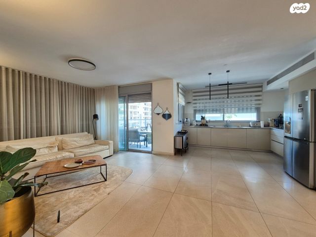 פרופ' יובל נאמן 