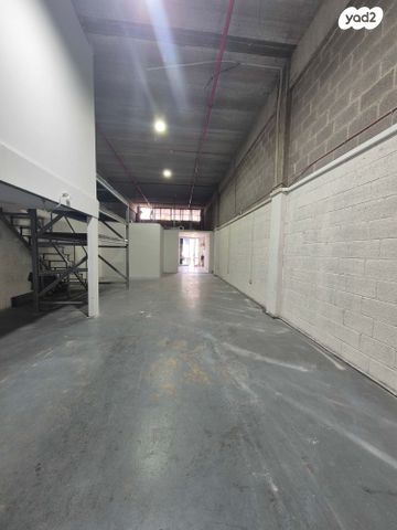 אזור תעשיה א