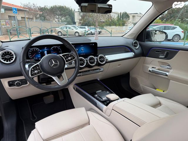 מודעת רכב מרצדס-בנץ EQB