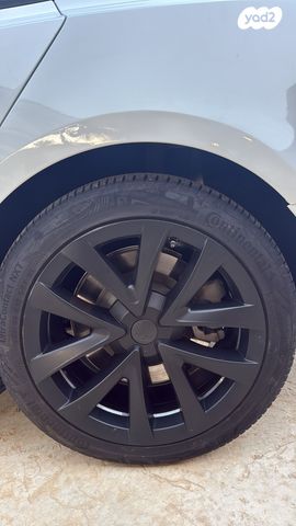 מודעת רכב טסלה מודל 3