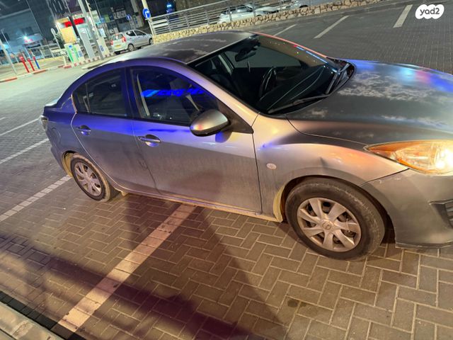 מודעת רכב מאזדה 3