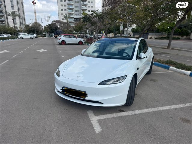 מודעת רכב טסלה מודל 3