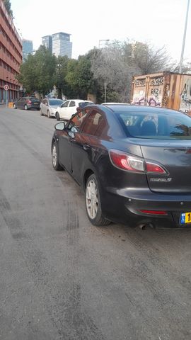 מודעת רכב מאזדה 3