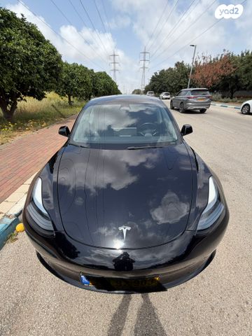 מודעת רכב טסלה מודל 3