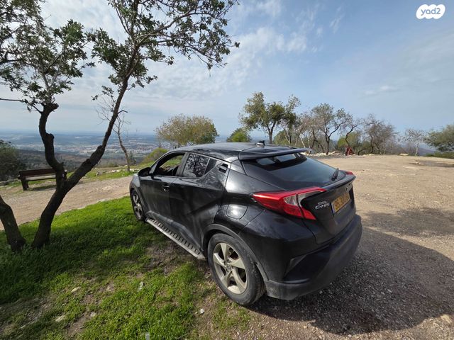 מודעת רכב טויוטה C-HR