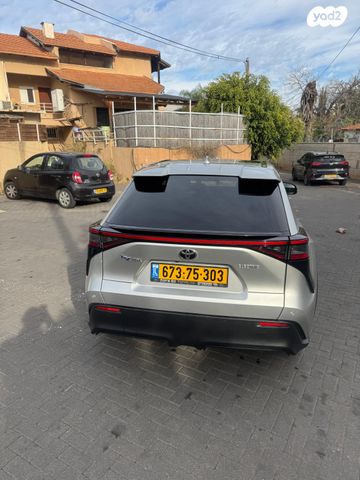 מודעת רכב טויוטה bZ4X