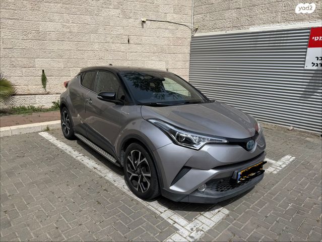 מודעת רכב טויוטה C-HR