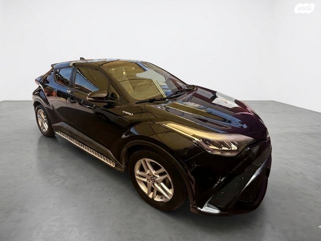 מודעת רכב טויוטה C-HR